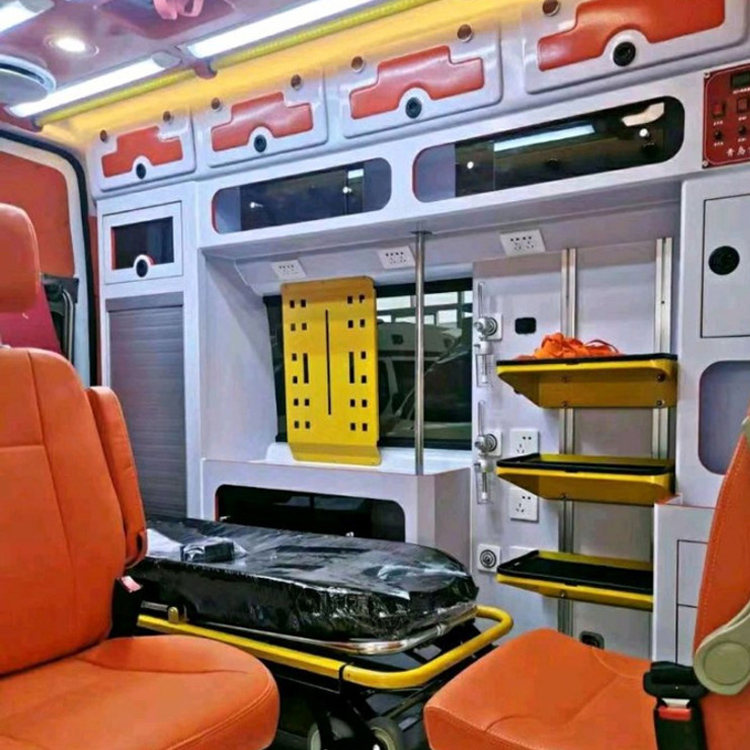 德阳长途救护车护送病人租赁价格